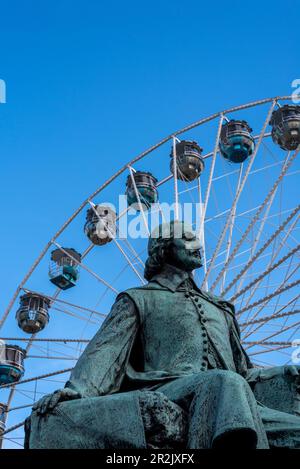 Denkmal für den Physiker Otto von Guericke, Riesenrad, Magdeburg, Sachsen-Anhalt, Deutschland Stockfoto
