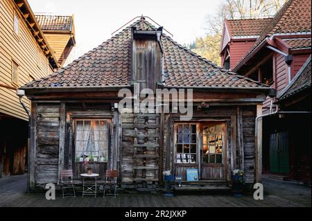 Ansicht einer Galerie in den Innenhöfen der Hanseatic Bryggen, Kontorhäuser, Bergen, UNESCO-Weltkulturerbe, Hordaland, Norwegen, Europa Stockfoto