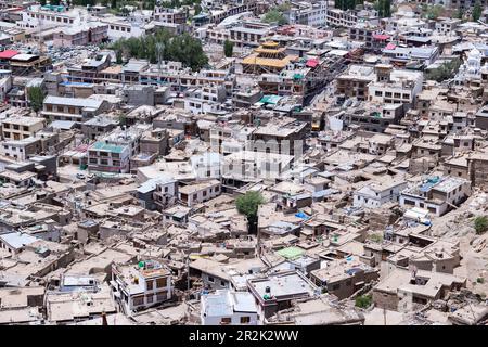 Meer von Häusern in Leh, Ladakh, Jammu und Kaschmir, Indien, Asien Stockfoto