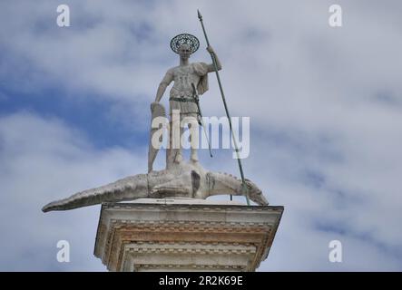 Säule San Todaro mit dem Krokodil St. Theodore auf der Piazzetta San Marco Square Stockfoto