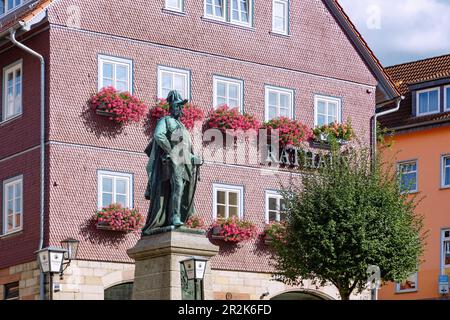 tan; Rathaus; Denkmal für Freiherr Ludwig von der Tann Stockfoto