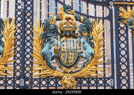 Buckingham Palace Front Gate, London, England, Großbritannien Stockfoto