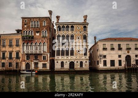 Palazzo Barbaro Wolkoff und Palazzo Dario am Canal Grande in Venedig Italien Stockfoto