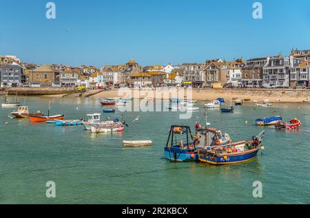 St. Ives Fischerhafen, vom Smeatons Pier aus gesehen, Cornwall, England, Großbritannien Stockfoto