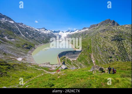 Neue Oberaarbahn mit Oberaar-Talsperre und Oberaar-Gletscher, nahe Grimselpass, Berner Oberland, Kanton Bern, Schweiz Stockfoto