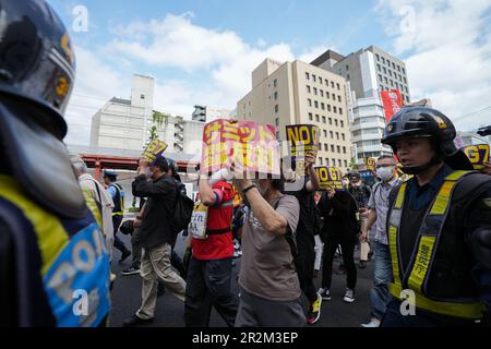 Hiroshima, Japan. 20. Mai 2023. Die Menschen versammeln sich in einem Protest gegen den G7-Gipfel in Hiroshima, Japan, am 20. Mai 2023. Kredit: Zhang Xiaoyu/Xinhua/Alamy Live News Stockfoto