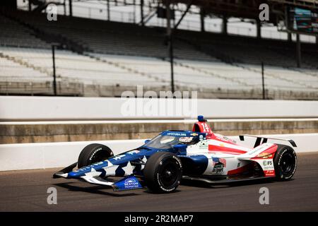 Indianapolis, USA. 19. Mai 2023. INDIANAPOLIS, INDIANA - 19. MAI: Santino Ferrucci (14) übt am Fast Friday vor dem 2023. Indy 500 auf dem Indianapolis Motor Speedway am 19. Mai 2023 in Indianapolis, Indiana. Kredit: Jeremy Hogan/Alamy Live News Stockfoto