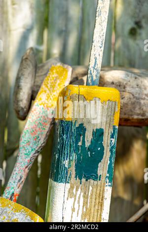 Das Sammeln alter Holzmarkierungen wird im Zustand verwendet Stockfoto