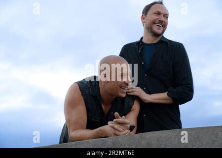 VIN DIESEL und LOUIS LETERRIER in FAST X (2023), Regie Louis LETERRIER. Kredit: Originalfilm / One Race Films / Album Stockfoto