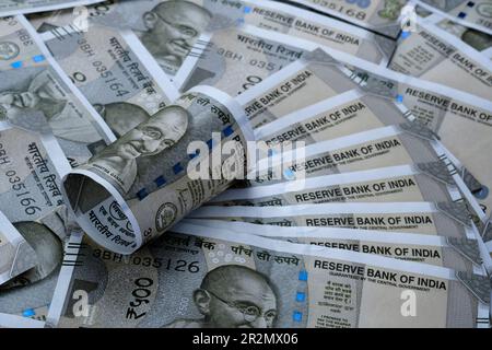 16. Mai 2023, Pune, Indien, indische Währung 500 Rupien-Banknoten, geschäftlicher Hintergrund indisches Wirtschaftsfinanzkonzept. Stockfoto