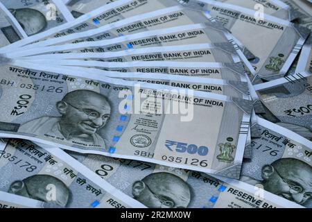 16. Mai 2023, Pune, Indien, indische Währung 500 Rupien-Banknoten, geschäftlicher Hintergrund indisches Wirtschaftsfinanzkonzept. Stockfoto