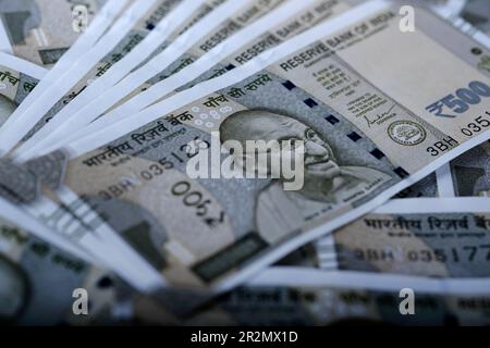 16. Mai 2023, Pune, Indien, indische Währung 500 Rupien-Banknoten, geschäftlicher Hintergrund indisches Wirtschaftsfinanzkonzept. Stockfoto