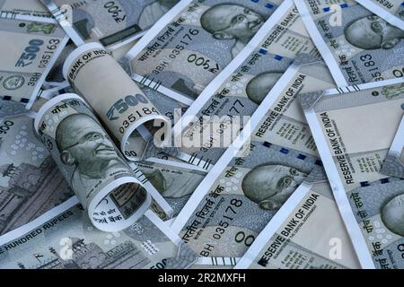 16. Mai 2023, Pune, Indien, indische Währung 500 Rupien-Banknoten, geschäftlicher Hintergrund indisches Wirtschaftsfinanzkonzept. Stockfoto