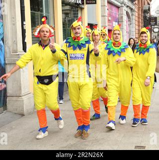 La Rochelle Rugby-Fans in Dublin 20. 2023. Mai für das Finalspiel gegen Leinster. Stockfoto