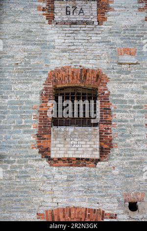 Bars am Fenster des Patarei-Gefängnisses in Tallinn, Estland Stockfoto