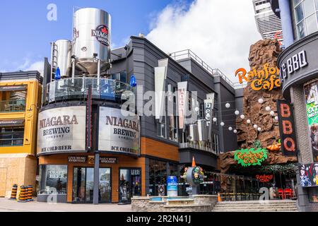 Niagara Brewing Company Building Exterior am Clifton Hill Niagara Falls Ontario Canada, A Brew Pub Micro Brewery Beer Store und Pub Bar Stockfoto