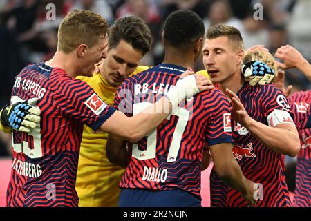 München, Deutschland. 20. Mai 2023. Fußball: Bundesliga, Bayern München - RB Leipzig, Spieltag 33, Allianz Arena. Leipzigs Spieler feiern ihren Sieg. Kredit: Sven Hoppe/dpa/Alamy Live News Stockfoto