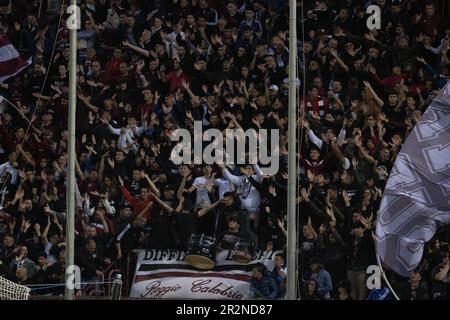 Reggio Calabria, Italien. 19. Mai 2023. Fans von Reggina während Reggina 1914 gegen Ascoli Calcio, italienisches Fußballspiel der Serie B in Reggio Calabria, Italien, Mai 19 2023 Kredit: Independent Photo Agency/Alamy Live News Stockfoto