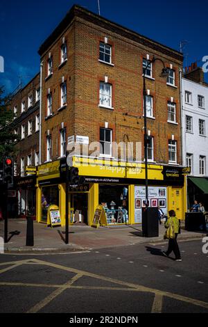 Snappy Snaps Store London - Snappy Snaps Photography Shop London an der Ecke Charlotte St und Goodge St im Fitzrovia-Viertel von C. London. Stockfoto