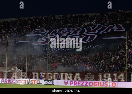 Reggio Calabria, Italien. 19. Mai 2023. Fans von Reggina während Reggina 1914 gegen Ascoli Calcio, italienisches Fußballspiel der Serie B in Reggio Calabria, Italien, Mai 19 2023 Kredit: Independent Photo Agency/Alamy Live News Stockfoto