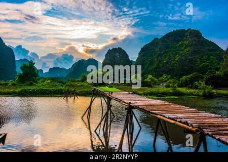 Trang an, eine malerische Gegend in der Nähe von Ninh Binh, Vietnam wurde 2014 zum UNESCO-Weltkulturerbe erklärt Stockfoto