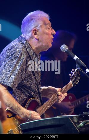 Englischer Bluesman John Mayall, OBE, Auftritt beim Avignon Blues Festival, Frankreich, am 16. Oktober 2015. Stockfoto