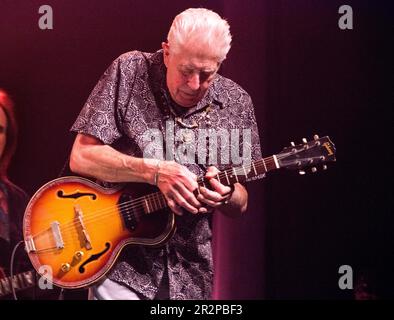 Englischer Bluesman John Mayall, OBE, Auftritt beim Avignon Blues Festival, Frankreich, am 16. Oktober 2015. Stockfoto