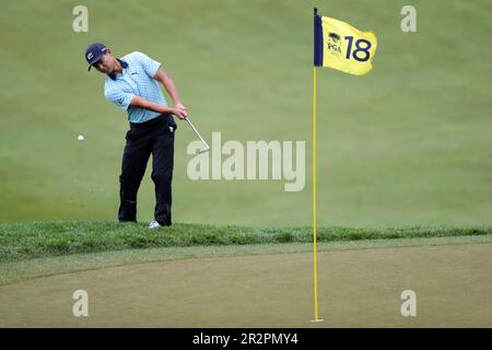 Rochester, USA. 20. Mai 2023. ustin Suh of the USA spielt in der dritten Runde der PGA Championship 2023 im Oak Hill Country Club in Rochester, New York, am Samstag, den 20. Mai 2023 auf dem 18. Green. Foto: Aaron Josefczyk/UPI Credit: UPI/Alamy Live News Stockfoto