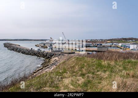 Blick von oben in der Nähe des historischen Leuchtturms der Hafengegend in Louris Prince Edward Island. Stockfoto