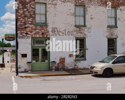 Weston, Missouri - 18. Mai 2023: Downtown Main Street in Weston, MO Stockfoto