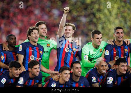 Barcelona, Spanien. 20. Mai 2023. Die Spieler von Barcelona feiern den League-Titel nach dem LaLiga-Spiel zwischen dem FC Barcelona und der Real Sociedad im Spotify Camp Nou in Barcelona, Spanien. Kredit: Christian Bertrand/Alamy Live News Stockfoto