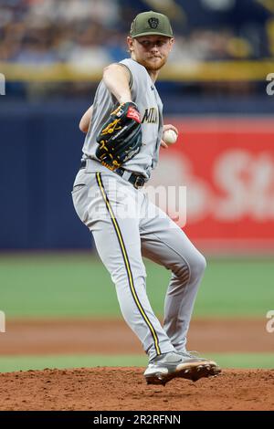 St. Petersburg, Florida, USA; Milwaukee Brewers, der den Pitcher startet Eric Lauer (52) spielt während eines MLB-Spiels gegen den Tampa Bay Rayson Saturday, Stockfoto