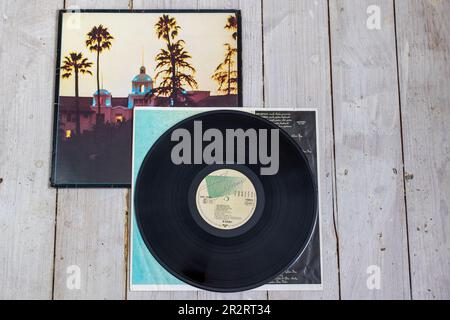 Das Eagles 1976 und das fünfte Album Hotel California, das nicht überraschend den Track Hotel California enthielt Stockfoto