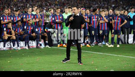 Sabadell, Barcelona, Spanien. 20. Mai 2023. Barcelona Spanien 20.05.2023 Xavi Hernandez Coach (FC Barcelona) spricht während der La Liga Santander zwischen dem FC Barcelona und der Real Sociedad am 20. Mai 2023 im Camp Nou in Barcelona. (Kreditbild: © Xavi Urgeles/ZUMA Press Wire) NUR REDAKTIONELLE VERWENDUNG! Nicht für den kommerziellen GEBRAUCH! Stockfoto