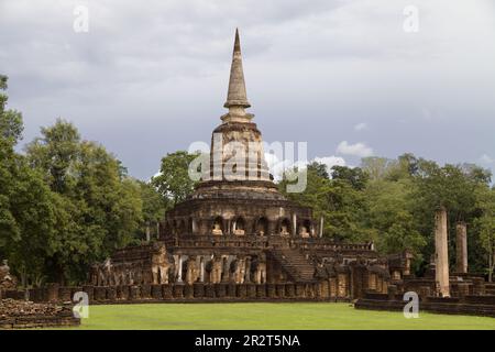 Wat Chang Lom in Si Satchanalai, Thailand. Stockfoto