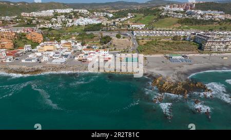 Duquesa oder Burgstrand an der Küste von Manilva, Andalusien Stockfoto