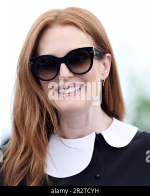 Cannes, Frankreich. 21. Mai 2023. Die amerikanische Schauspielerin Julianne Moore nimmt am 21. Mai 2023 beim Filmfestival 76. in Cannes im Palais des Festivals in Cannes, Frankreich, an der Fotokonferenz für Mai Teil. Foto: Rune Hellestad/ Kredit: UPI/Alamy Live News Stockfoto