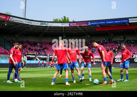 NIJMEGEN – Spieler von AZ während des niederländischen Premier-League-Spiels zwischen NEC und AZ Alkmaar am 21. Mai 2023 in Nijmegen, Niederlande. ANP ED VAN DE POL Stockfoto