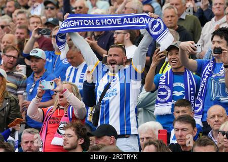 Brighton und Hove Albion Fans, die vor dem Spiel der Premier League im American Express Community Stadium in Brighton gesehen wurden. Foto: Sonntag, 21. Mai 2023. Stockfoto