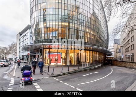 Das Weltstadthaus auf Schildergasse, Kaufhaus der Peek & Cloppenburg Company, entworfen vom Architekten Renzo Piano, Köln. das-Schweißungen Stockfoto