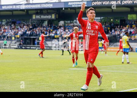 Waalwijk, Niederlande. 21. Mai 2023. WAALWIJK, NIEDERLANDE - MAI 21: Manfred Ugalde vom FC Twente feiert das zweite Tor seiner Teams während des Eredivisie-Spiels zwischen RKC Waalwijk und FC Twente im Mandemakers Stadion am 21. Mai 2023 in Waalwijk, Niederlande (Foto von Marcel ter Bals/Orange Pictures). Guthaben: Orange Pics BV/Alamy Live News Stockfoto