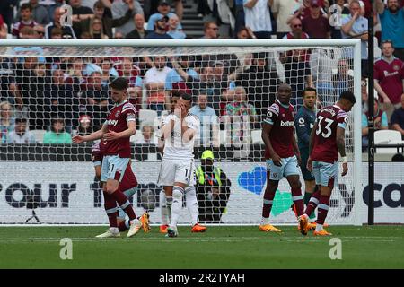 London Stadium, London, Großbritannien. 21. Mai 2023. Premier League Football, West Ham United gegen Leeds United; Ein Enttäuschter Jack Harrison aus Leeds, nachdem er seinen Wurf abgelegt hat, der weit geht. Credit: Action Plus Sports/Alamy Live News Stockfoto