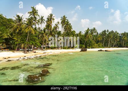 Traumstrand Ao Noi Beach auf der Insel Ko Kut oder Koh Kood im Golf von Thailand, Asien | Ao Noi Beach auf Ko Kut oder Koh Kood, Insel im Golf von Stockfoto