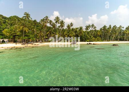 Traumstrand Ao Noi Beach auf der Insel Ko Kut oder Koh Kood im Golf von Thailand, Asien | Ao Noi Beach auf Ko Kut oder Koh Kood, Insel im Golf von Stockfoto