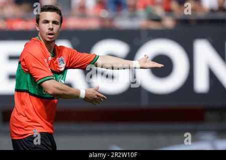 Nijmegen, Niederlande. 21. Mai 2023. NIJMEGEN, NIEDERLANDE - MAI 21: Pedro Marques von NEC Nijmegen erteilt Anweisungen während des Eredivisie-Spiels zwischen NEC Nijmegen und AZ Alkmaar im Goffertstadion am 21. Mai 2023 in Nijmegen, Niederlande (Foto von Broer van den Boom/Orange Pictures). Kredit: Orange Pics BV/Alamy Live News Stockfoto