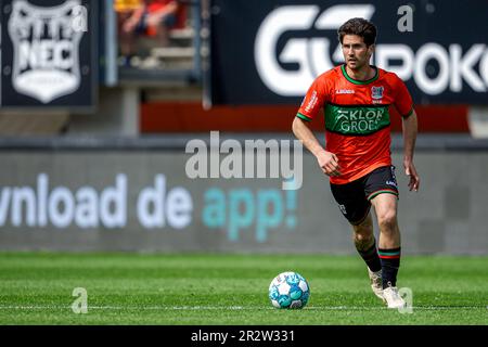 Nijmegen, Niederlande. 21. Mai 2023. NIJMEGEN, NIEDERLANDE - MAI 21: Jordy Bruijn von NEC Nijmegen in Aktion während des Eredivisie-Spiels zwischen NEC Nijmegen und AZ Alkmaar im Goffertstadion am 21. Mai 2023 in Nijmegen, Niederlande (Foto von Broer van den Boom/Orange Pictures). Kredit: Orange Pics BV/Alamy Live News Stockfoto