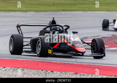 21. Mai 2023; Circuit de Barcelona-Catalunya, Barcelona, Katalonien, Spanien: 6 Stunden Barcelona, Tag 2; Megan Gilkes (CAN) mit der Rodin Carlin Formel 1 Academy Tatuus Automobili Stockfoto