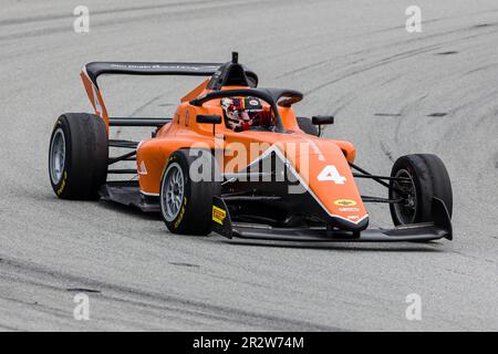 21. Mai 2023; Circuit de Barcelona-Catalunya, Barcelona, Katalonien, Spanien: 6 Stunden Barcelona, Tag 2; Hamda Al Qubaisi (ARE) mit der MP Motorsport Formula One Academy Tatuus Automobili Stockfoto