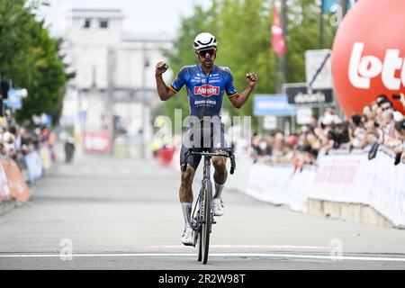 Antwerpen, Belgien. 21. Mai 2023. Belgier Dries De Bondt von Alpecin-Deceuninck gewinnt das eintägige Radrennen „Antwerpen Port Epic“ „Schaal Sels“ für Männer, 192km km in und um Antwerpen, fünftes Rennen (5/10) im Lotto Cycling Cup, Sonntag, 21. Mai 2023. BELGA FOTO TOM GOYVAERTS Kredit: Belga News Agency/Alamy Live News Stockfoto