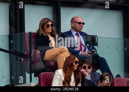 London, Großbritannien. 21. Mai 2023. West Ham United Vizepräsidentin Baroness Karren Brady ist anwesend. Spiel der Premier League, West Ham Utd gegen Leeds Utd im London Stadium, Queen Elizabeth Olympic Park in London am Sonntag, den 21. Mai 2023 . Dieses Bild darf nur zu redaktionellen Zwecken verwendet werden. Redaktionelle Verwendung nur Bild von Lewis Mitchell/Andrew Orchard Sports Photography/Alamy Live News Kredit: Andrew Orchard Sports Photography/Alamy Live News Stockfoto